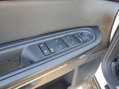 Used 2017 GMC Acadia Limited SLT image 24