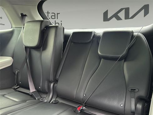 Used 2022 Kia Carnival LX FWD image 26