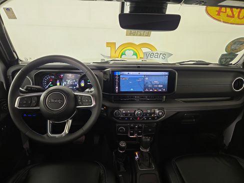 Used 2024 Jeep Wrangler High Altitude image 14