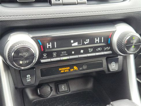 Used 2021 Toyota RAV4 XLE Premium FWD image 32