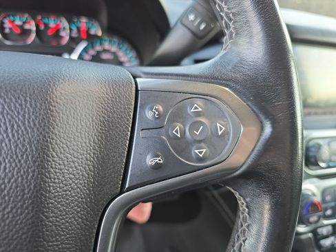 Used 2019 Chevrolet Suburban LT image 19