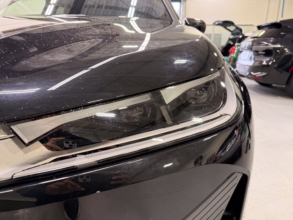 Used 2024 BMW iX xDrive50 w/ Sport Package AWD/4WD image 9