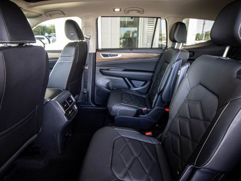 New 2026 Volkswagen Atlas SE FWD image 28