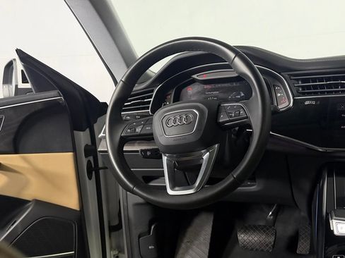 Used 2023 Audi Q8 Premium Plus w/ Premium Plus Package AWD/4WD image 16