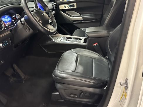 Used 2022 Ford Explorer Limited w/ Limited Technology Package image 45