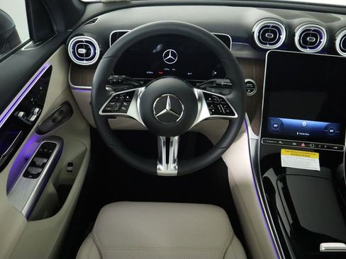 Certified 2025 Mercedes-Benz GLC 300 image 10