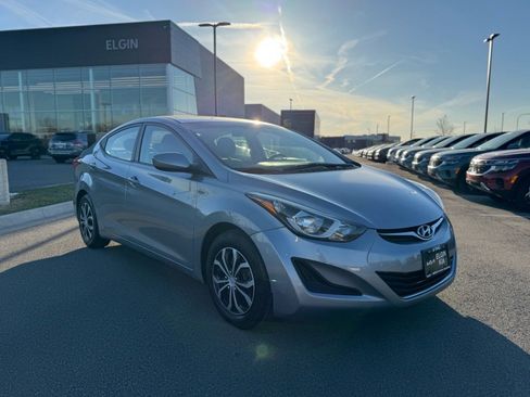 Used 2016 Hyundai Elantra SE image 1