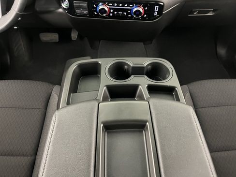 Used 2024 GMC Sierra 1500 SLE image 16