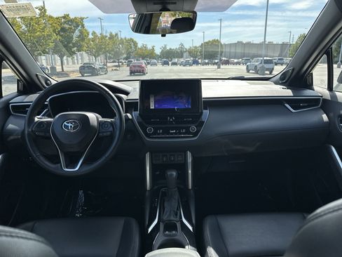 Used 2024 Toyota Corolla Cross AWD Hybrid w/ Convenience Package image 29
