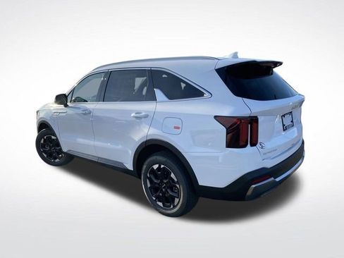 New 2025 Kia Sorento S image 3