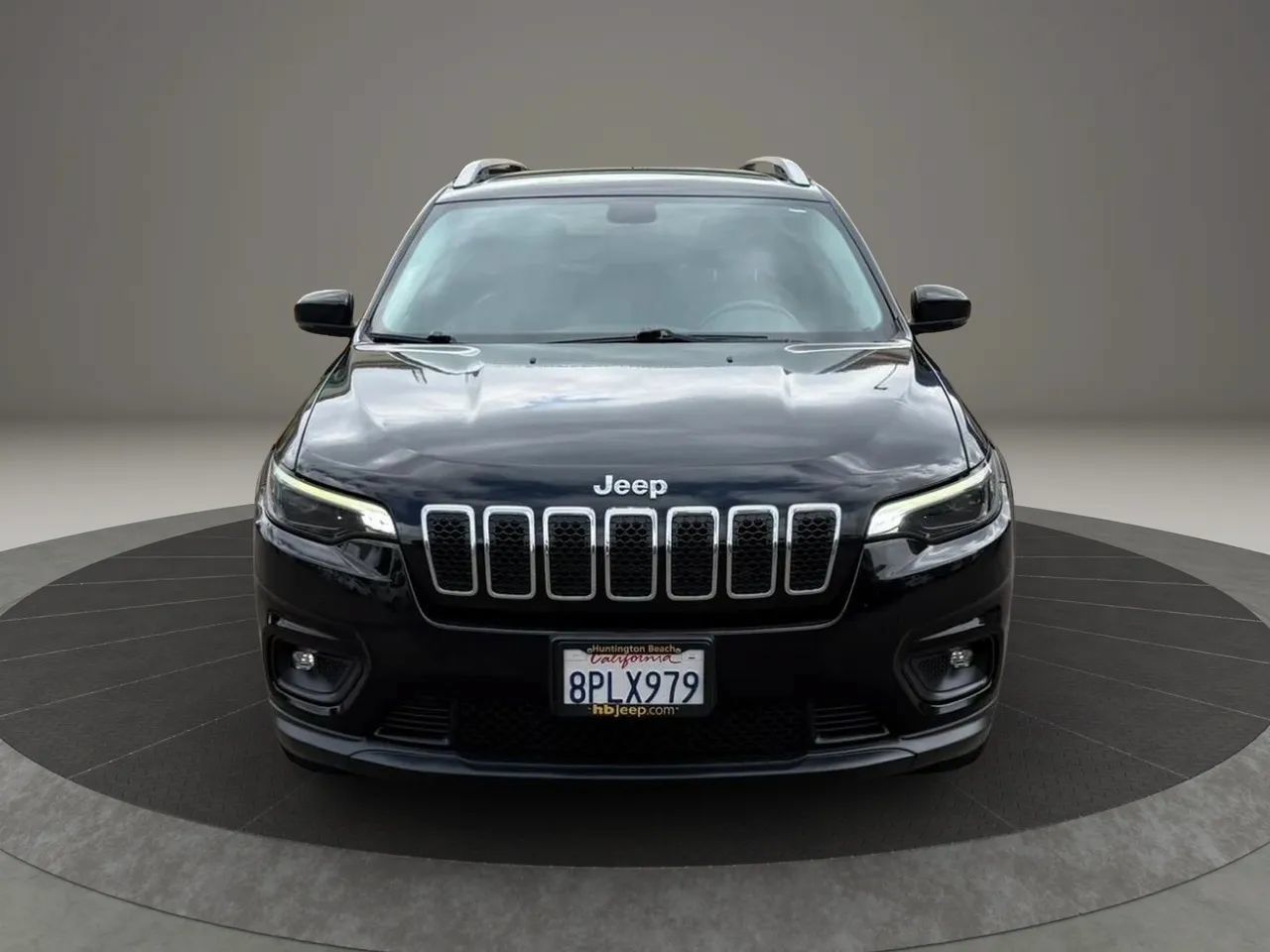 Used 2019 Jeep Cherokee Latitude Plus FWD image 3