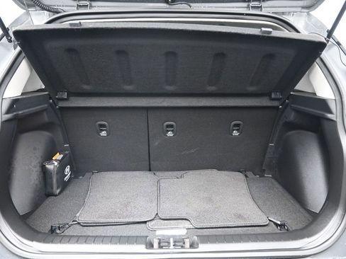 Used 2025 Hyundai Venue SEL FWD image 27