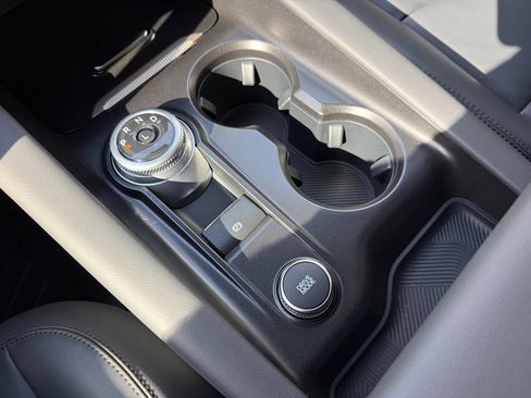 Used 2025 Ford Explorer Active w/ Active Comfort Package image 27