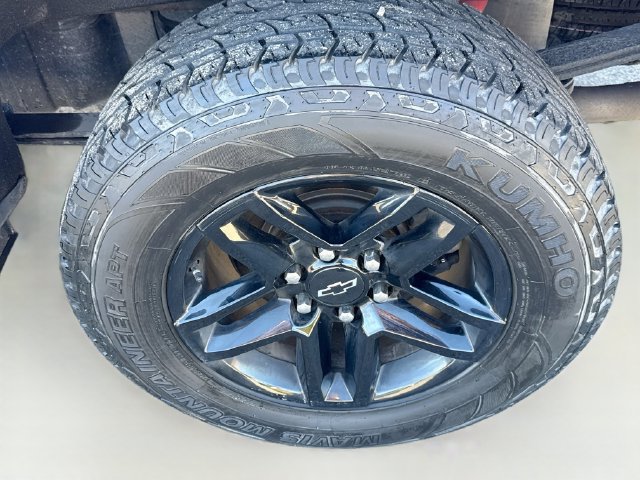 Used 2020 Chevrolet Silverado 1500 LT Trail Boss AWD/4WD image 31