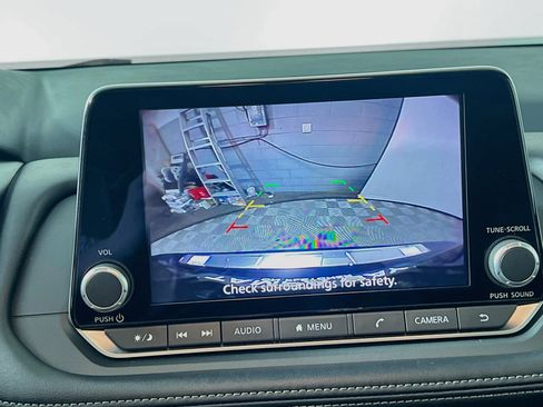 Used 2024 Nissan Rogue SV FWD image 28