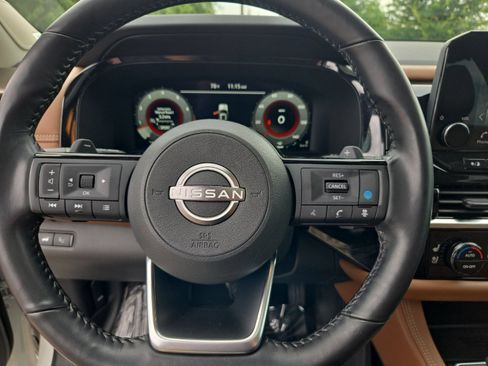 Used 2023 Nissan Pathfinder Platinum FWD image 23