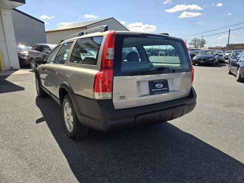 Used 2002 Volvo V70 Cross Country image 4