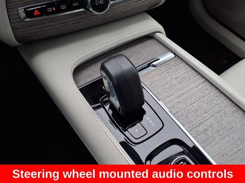 Used 2024 Volvo XC90 B6 Plus image 16