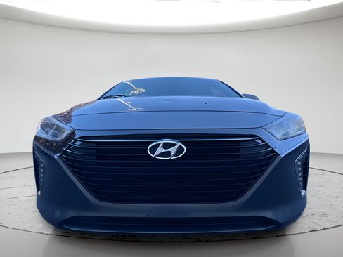 Used 2018 Hyundai Ioniq Limited FWD image 2
