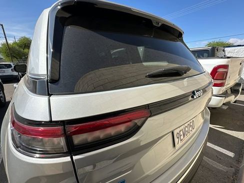 Used 2022 Jeep Grand Cherokee Limited 4xe w/ Luxury Tech Group II image 5