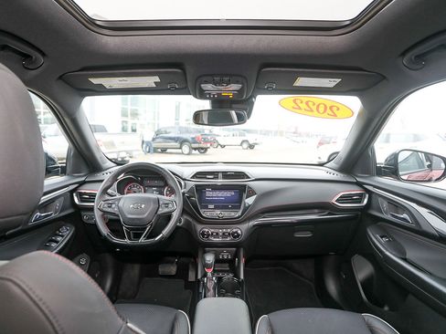 Used 2022 Chevrolet TrailBlazer RS w/ Sun and Liftgate Package image 31