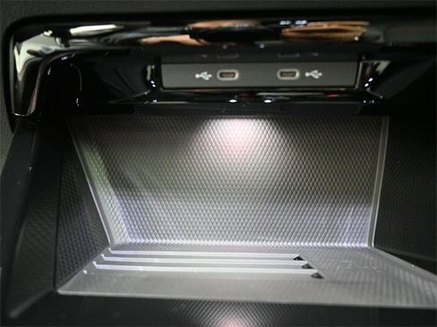 New 2026 Volkswagen GTI SE image 3