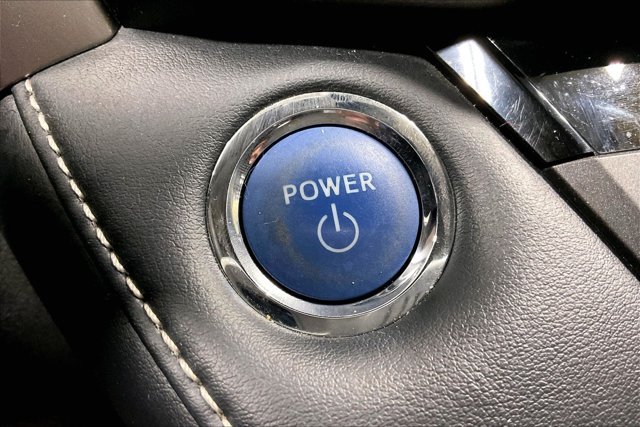 Used 2018 Toyota RAV4 Limited AWD/4WD image 36