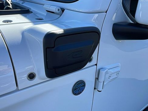 Used 2024 Jeep Wrangler High Altitude image 10
