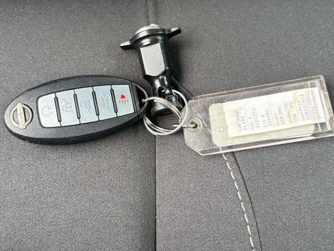 Used 2025 Nissan Altima 2.5 SV FWD image 25