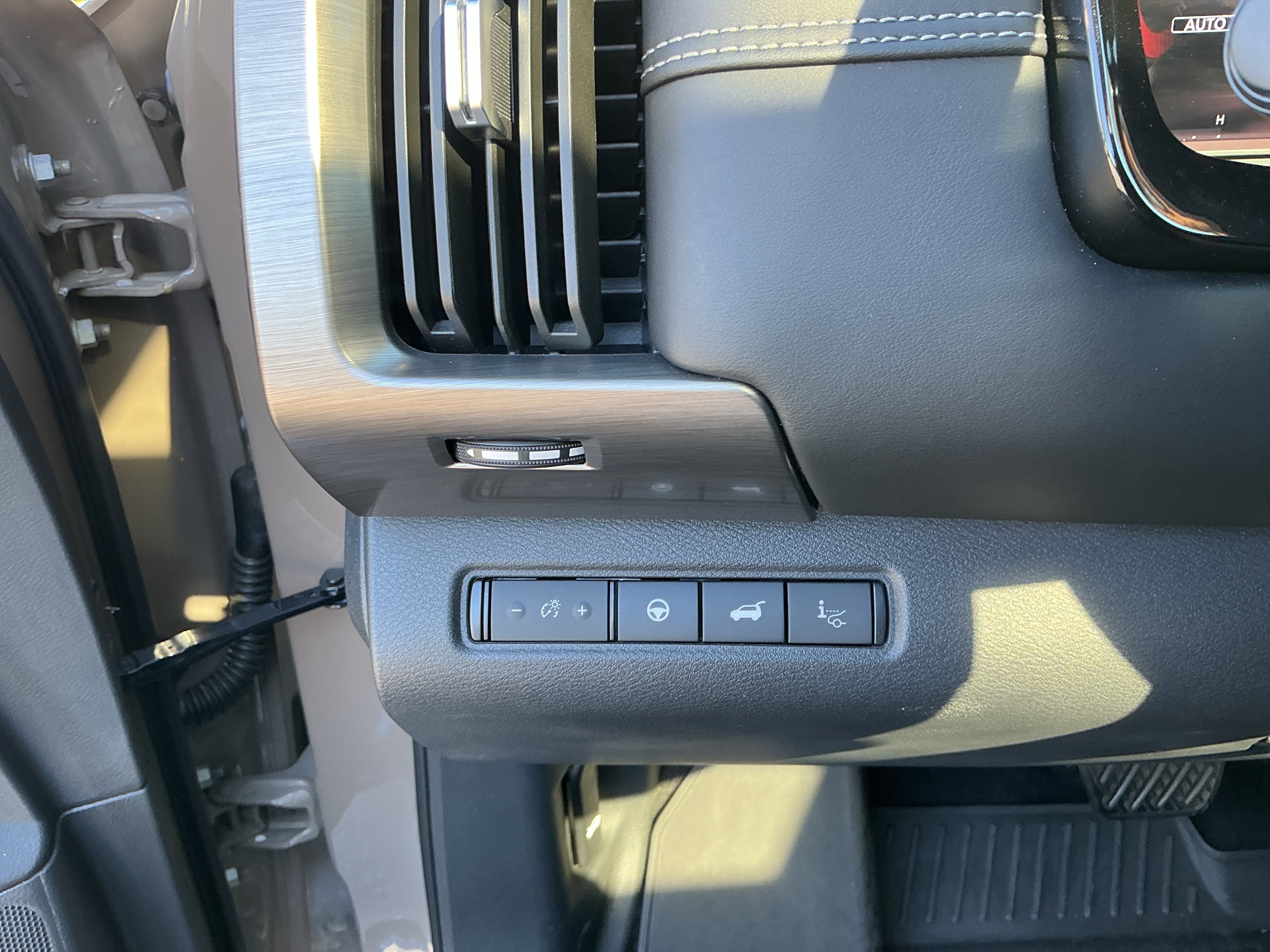 Certified 2023 Nissan Pathfinder Platinum AWD/4WD image 13