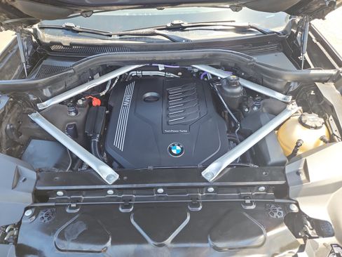 Used 2022 BMW X7 xDrive40i w/ Luxury Seating Package AWD/4WD image 9