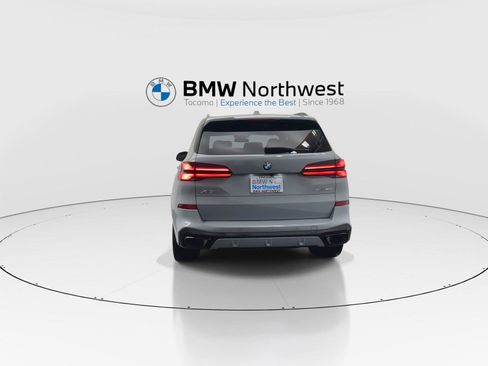 Used 2024 BMW X5 xDrive40i w/ M Sport Package AWD/4WD image 2