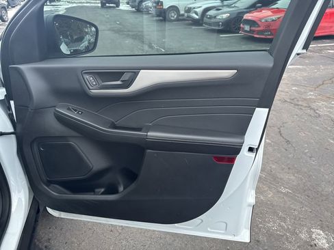 Used 2022 Ford Escape SE image 24