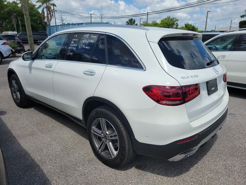 Certified 2022 Mercedes-Benz GLC 300 w/ Premium Package Lite image 4