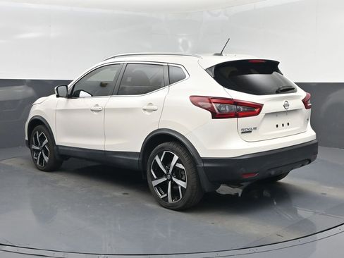Used 2020 Nissan Rogue Sport SL w/ Premium Package FWD image 4