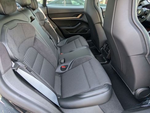 New 2025 Porsche Taycan 4S image 24