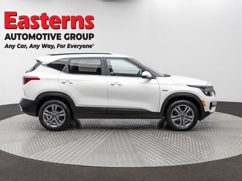 Used 2021 Kia Seltos S AWD/4WD image 4