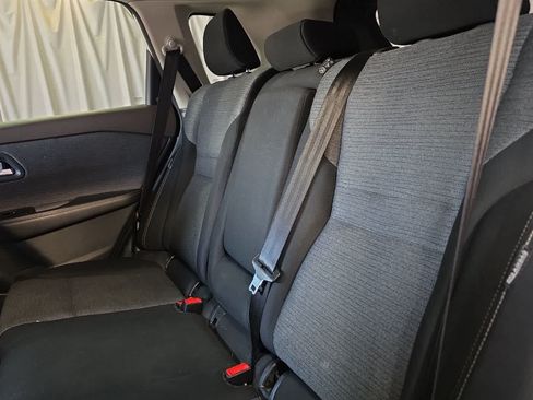 Used 2023 Nissan Rogue SV FWD image 17