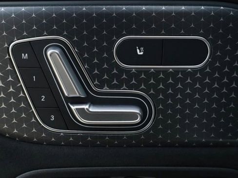 Certified 2025 Mercedes-Benz GLB 250 image 29