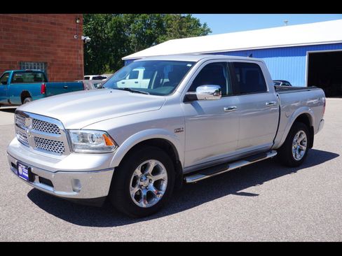 Used 2018 RAM 1500 Laramie w/ Convenience Group AWD/4WD image 1