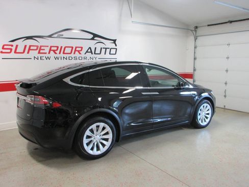 Used 2017 Tesla Model X 75D AWD/4WD image 28