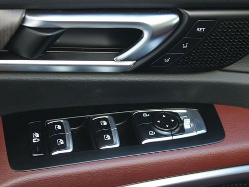 Used 2025 Kia Telluride SX Prestige image 12