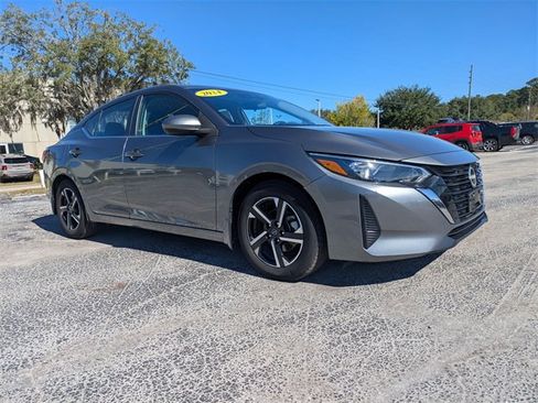 Used 2024 Nissan Sentra SV image 2