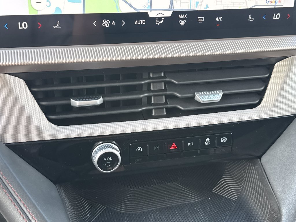 Used 2025 Ford Explorer Active RWD image 23