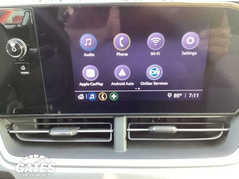 Used 2024 Chevrolet Trax LS w/ LS Convenience Package FWD image 3