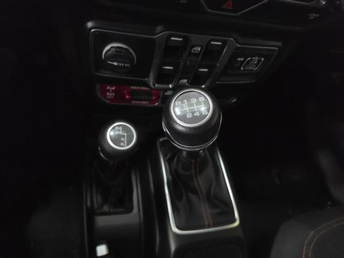 Used 2022 Jeep Gladiator Mojave w/ Cold Weather Group AWD/4WD image 7