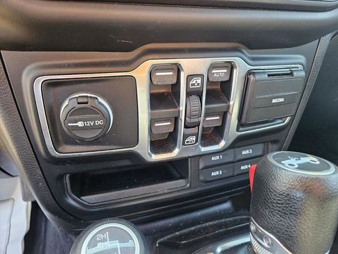 Used 2019 Jeep Wrangler Unlimited Sport AWD/4WD image 12