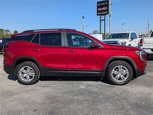 Used 2023 GMC Terrain SLE w/ Driver Convenience Package image 2