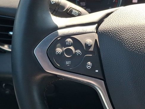 Used 2023 Chevrolet Traverse RS AWD/4WD image 21
