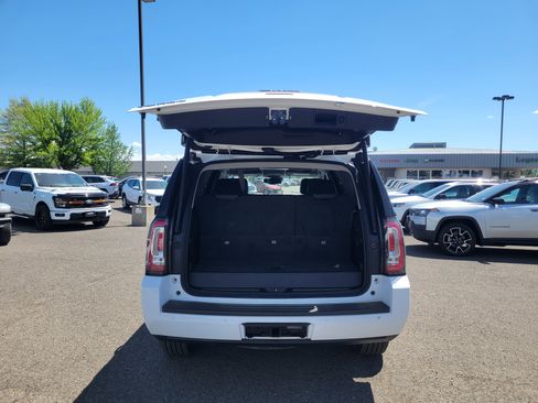 Used 2017 GMC Yukon SLT AWD/4WD image 11